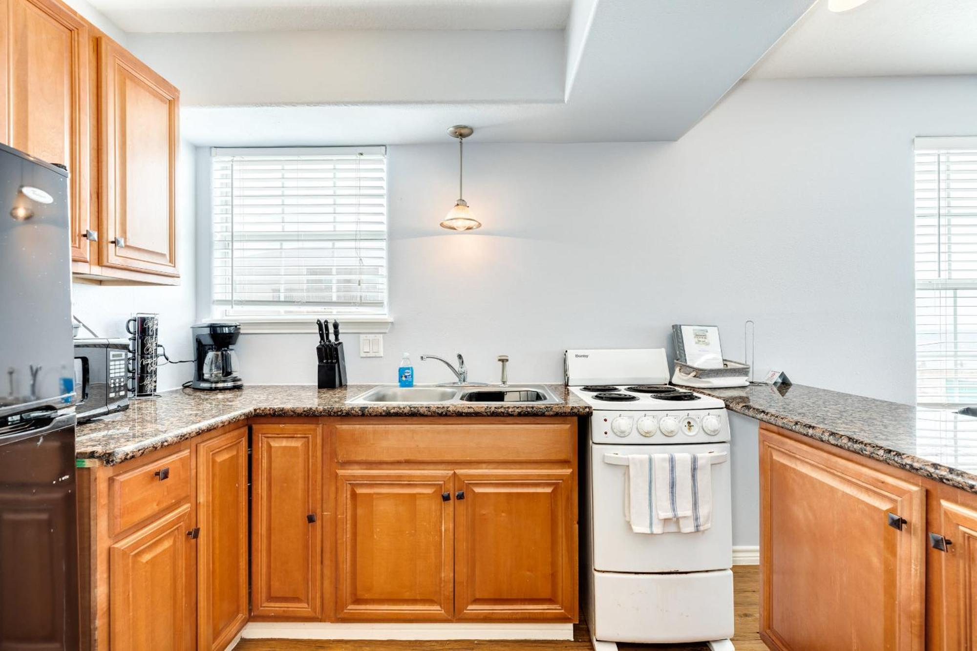 Unobstructed Oceanfront Sea Turtle Unit 2 Beach Pad! Surfside Beach Εξωτερικό φωτογραφία