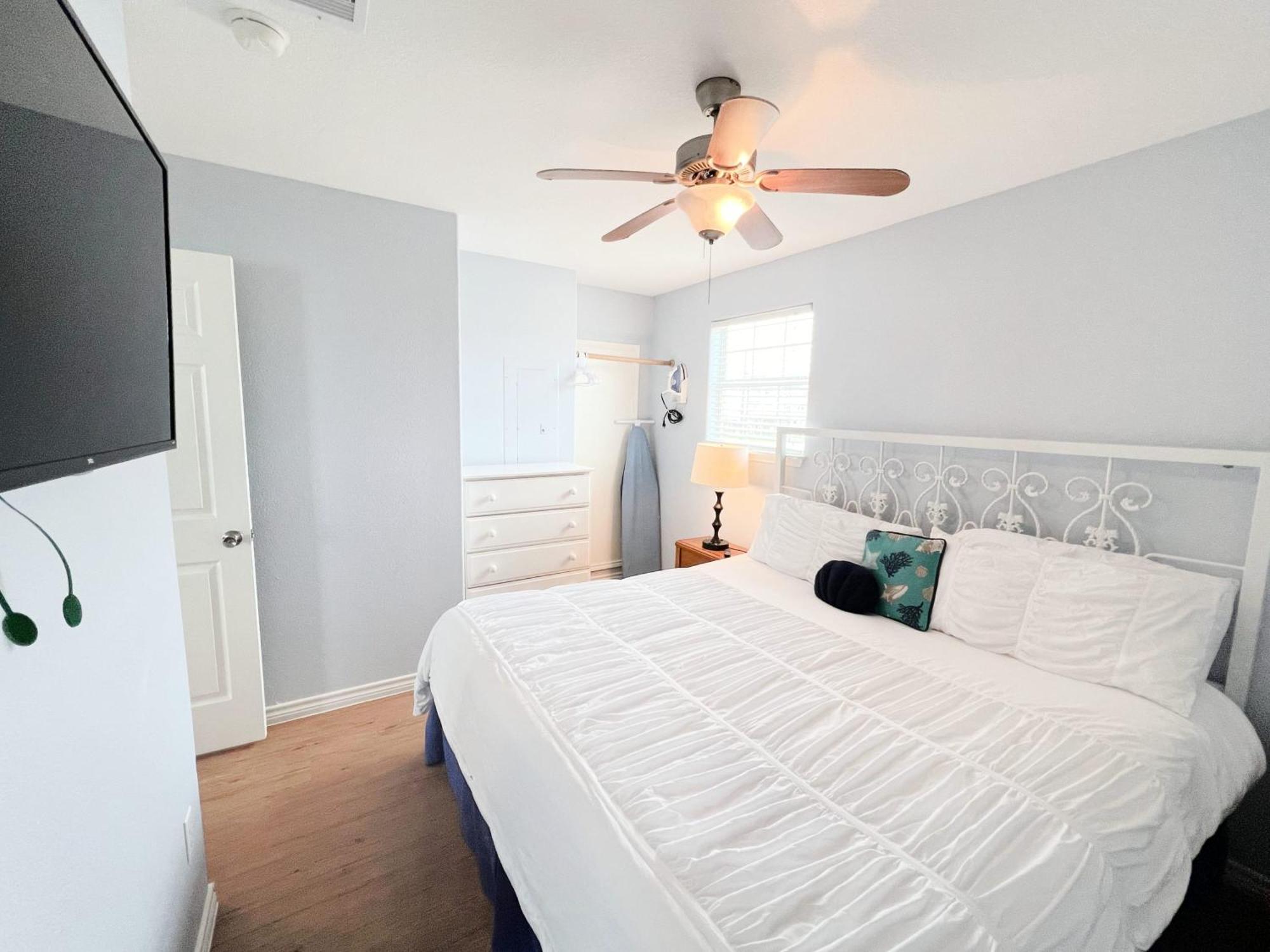 Unobstructed Oceanfront Sea Turtle Unit 2 Beach Pad! Surfside Beach Εξωτερικό φωτογραφία