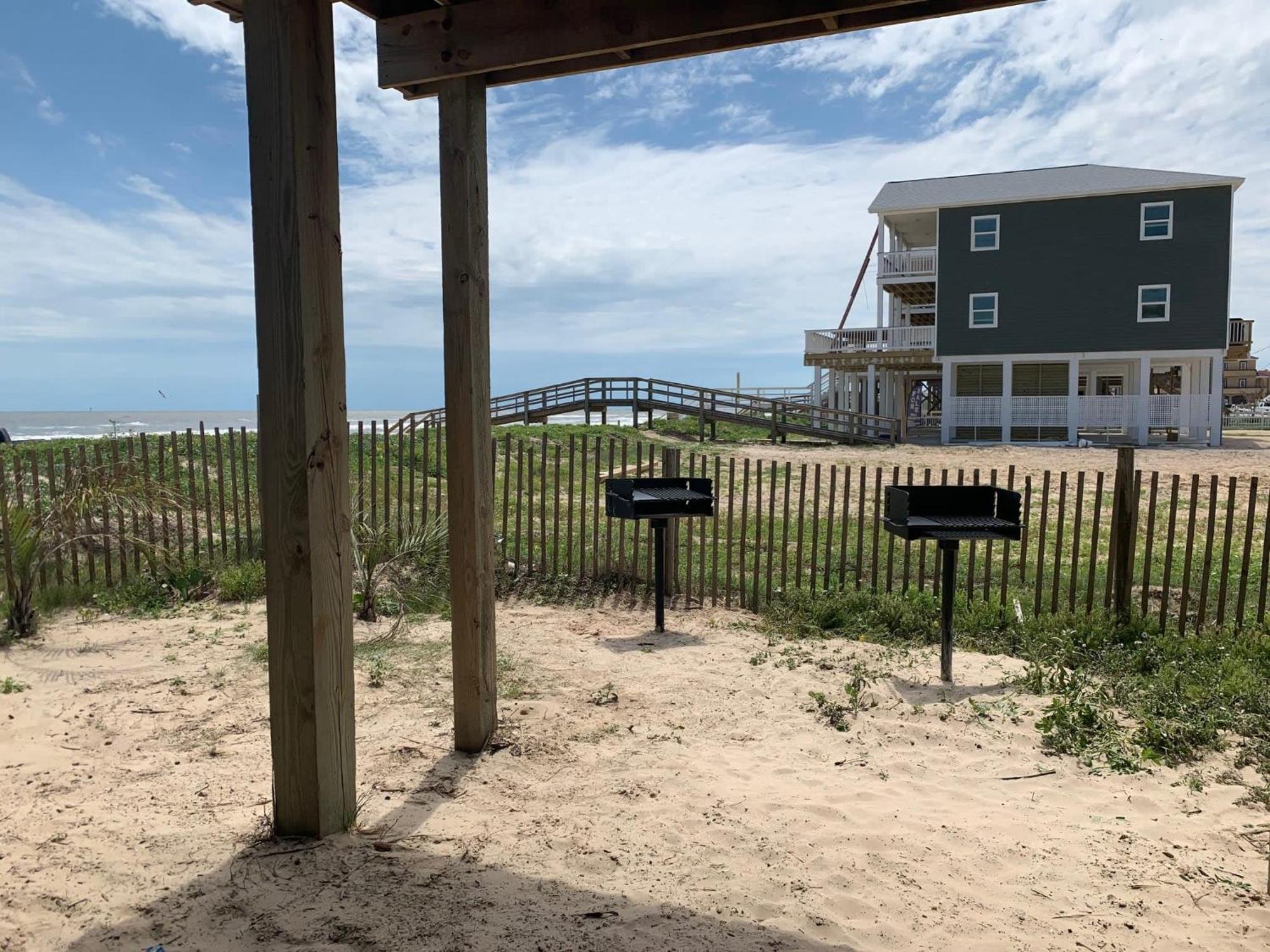 Unobstructed Oceanfront Sea Turtle Unit 2 Beach Pad! Surfside Beach Εξωτερικό φωτογραφία